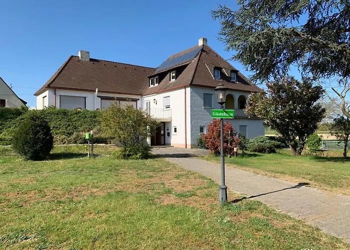 Gaestehaus An Der Rheinbruecke
